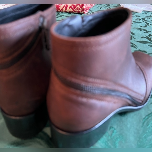 Alexander Mc Queen Leather ankle boots - Picture 4 of 8